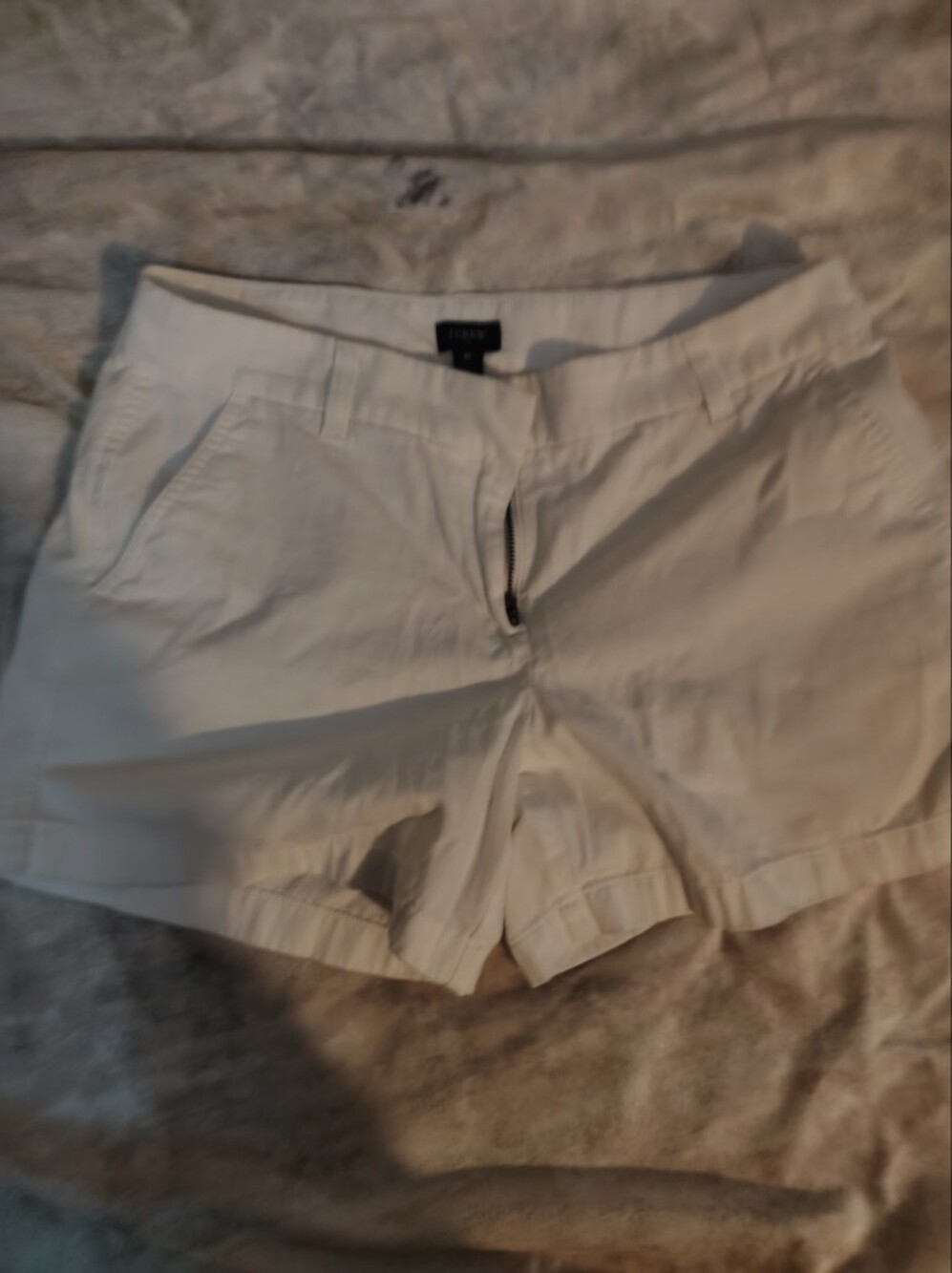 White Casual Shorts with Front Zip Pocket
